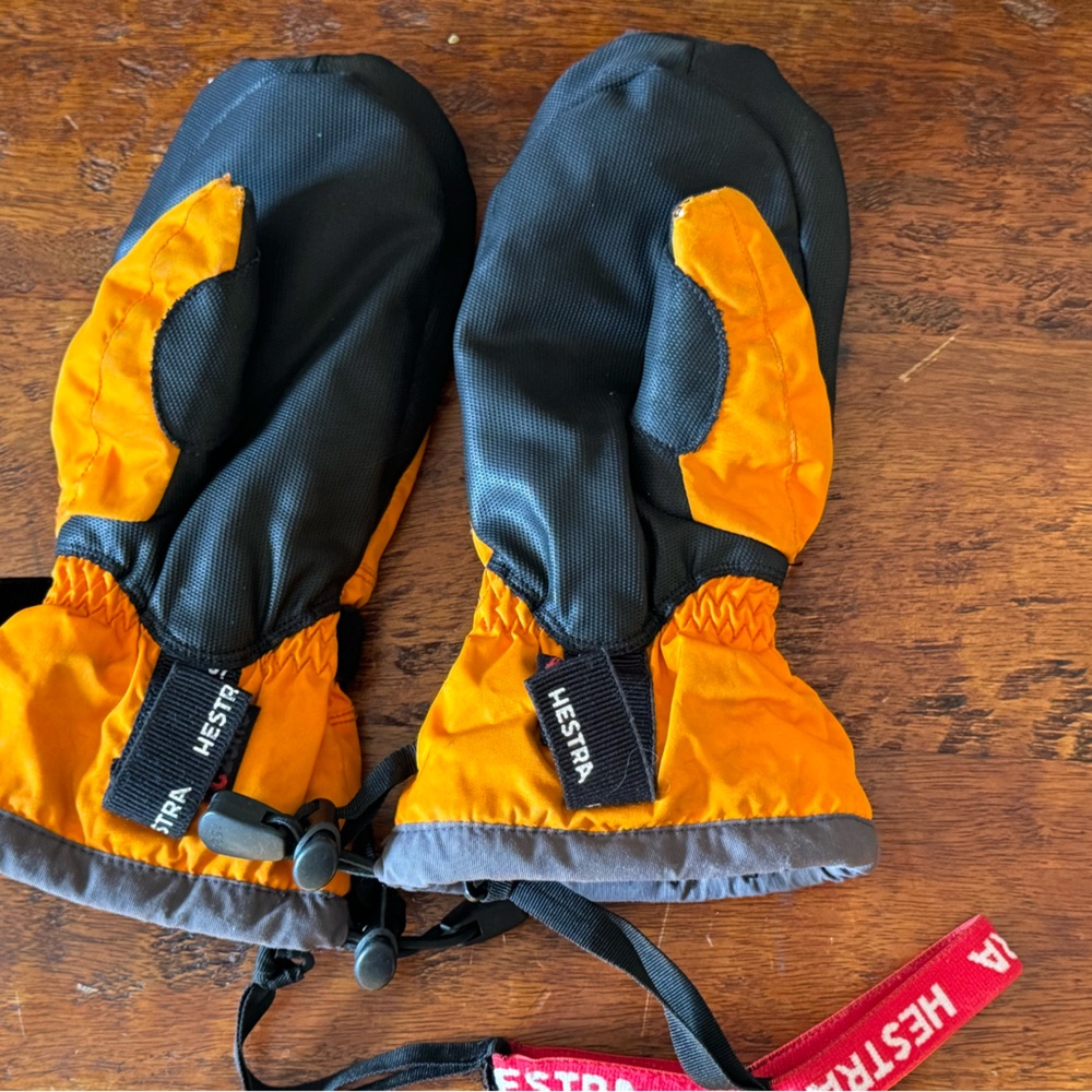 Hestra kids mittens Size 4